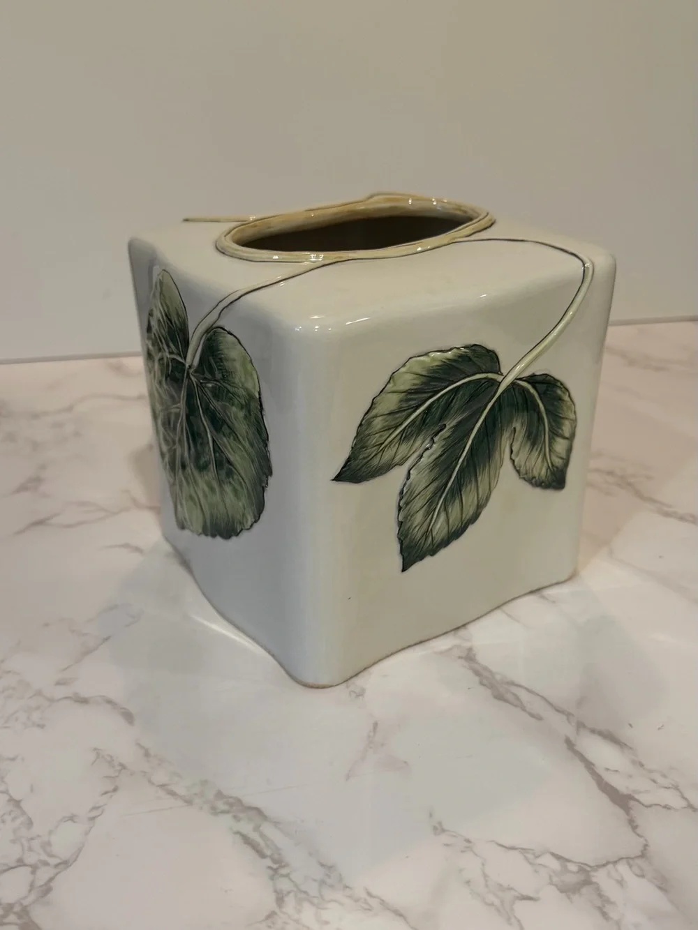 Fitz & Floyd Manhattan Garden Ceramic Tissue Box Cover Hand Painted Leaf Design